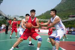 篮球赛场上的精彩瞬间不容错过